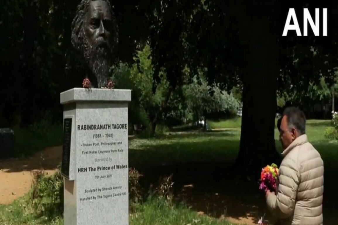 London: BJP MP Samik Bhattacharya pays floral tribute to Rabindranath Tagore statue
