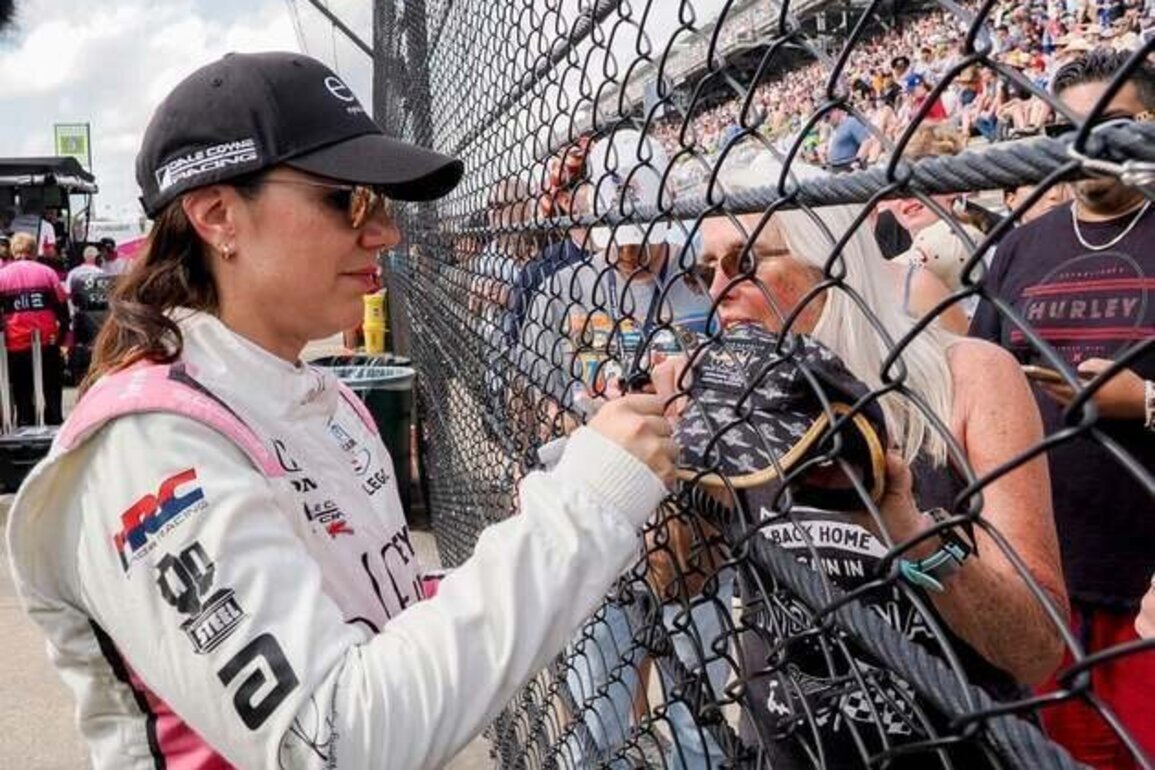 Katherine Legge enters Indy 500 with AJ Foyt Racing