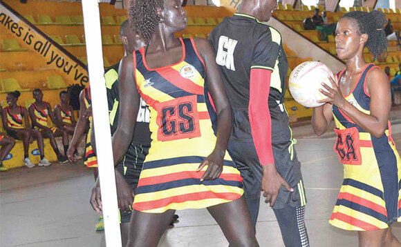 Rachael Nanyonga (ku ddyo), ng'agezaako okuyita ku Gonzaga Kigozi ateebe, She Cranes bwe yabadde etendekebwa ne ttiimu y'abalenzi ennonderere. Ku kkono ye Mary Nuba. Rachael Nanyonga (ku ddyo), ng'agezaako okuyita ku Gonzaga Kigozi ateebe, She Cranes bwe yabadde etendekebwa ne ttiimu y'abalenzi ennonderere. Ku kkono ye Mary Nuba.