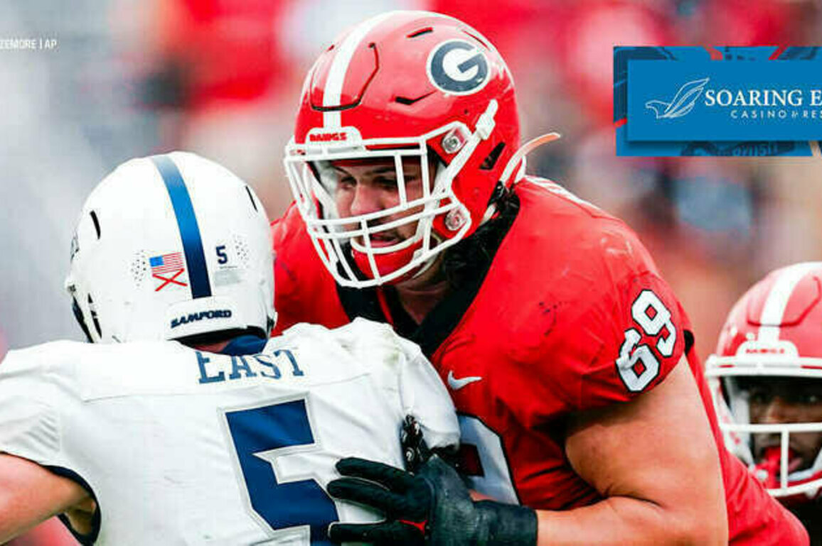 A CLOSER LOOK: Offensive lineman Tate Ratledge