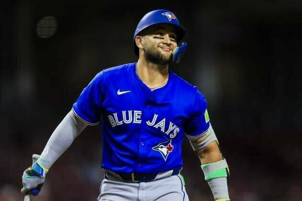 Jays, Mariners add staring pitchers to ALCS rosters; Bo Bichette out