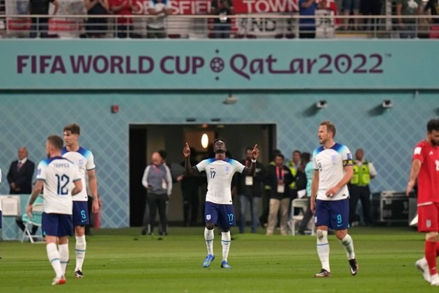 England Routs Iran 6-2 at World Cup