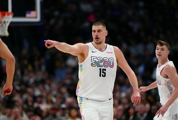 NBA roundup: Nikola Jokic goes for 31-22-21 in OT win over Suns