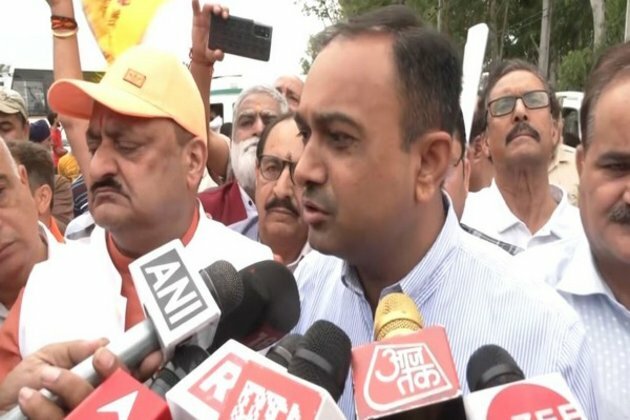 Divisional Commissioner flags off Mata Kheer Bahawani Yatra in Jammu