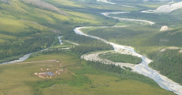 Lux lights up on listing with Canadian copper story