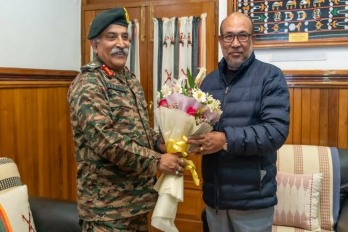 Eastern Army Commander meets Manipur Governor, CM; discusses current security scenario