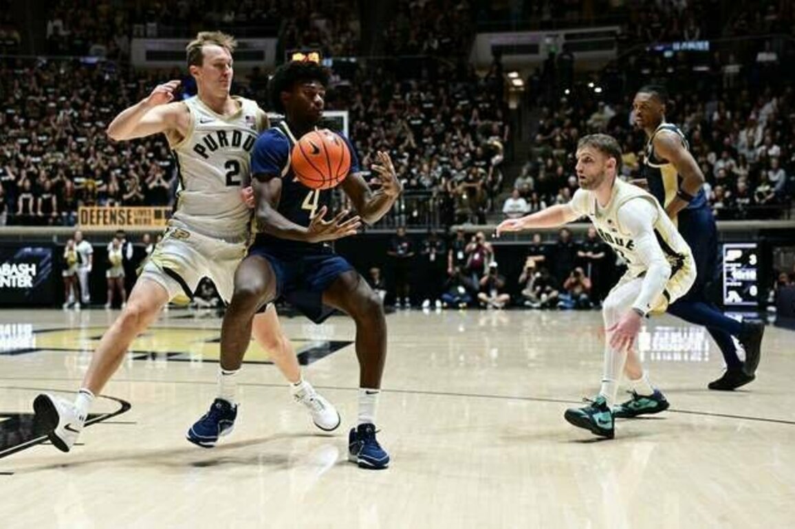 No. 1 Purdue can't look past Eastern Illinois on way to Big Ten opener