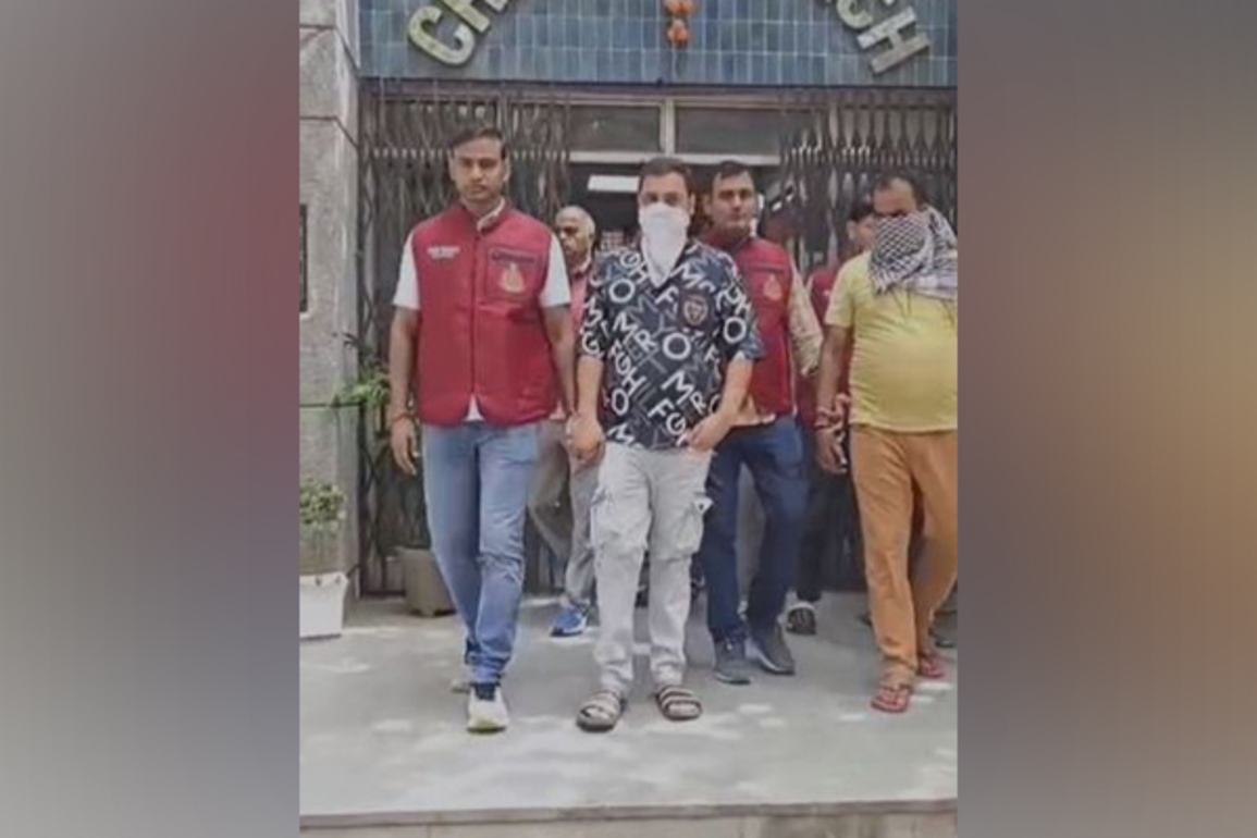 Delhi Police busts duplicate manufacturing unit of mosquito repellents; counterfeit products worth  20 lakhs seized