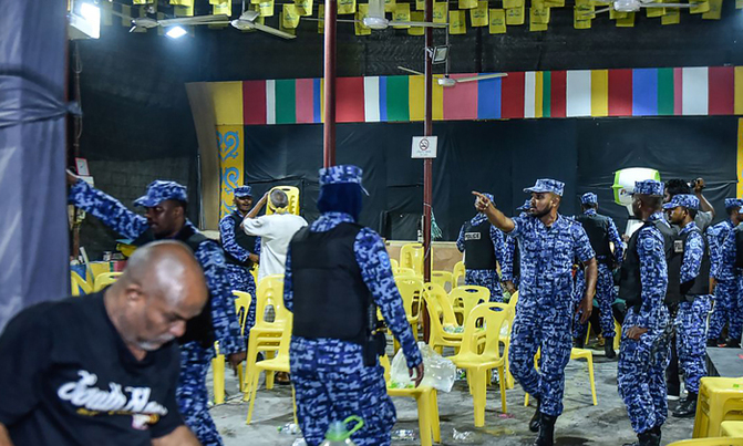Maldives declares state of emergency as crisis deepens Maldives declares state of emergency as crisis deepens