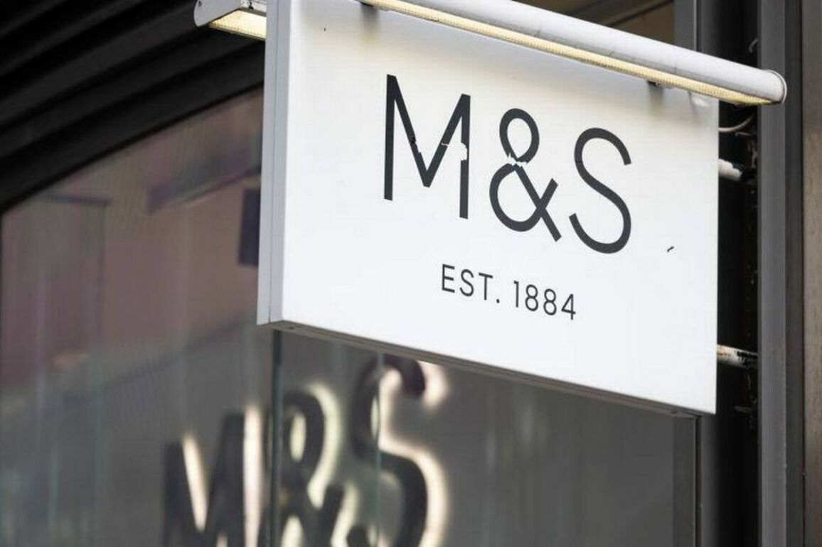 M&amp;S shoppers told to 'run' to snap up 35 sandals which look like to 610 luxury brand
