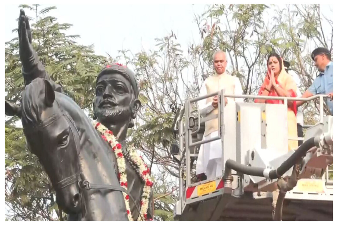 Maharashtra Governor Acharya Devvrat pays floral tribute to Chhatrapati Shivaji Maharaj on birth anniversary