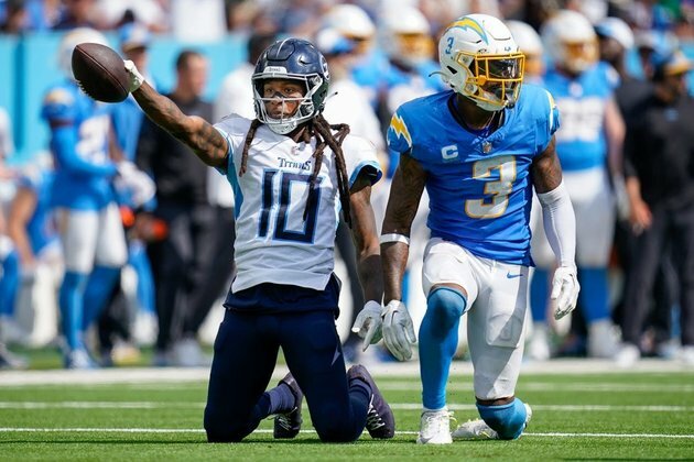 Titans WR DeAndre Hopkins (ankle) active vs. Browns