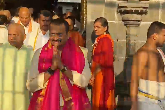 Telugu Producer Bandla Ganesh offers prayers at Tirumala temple