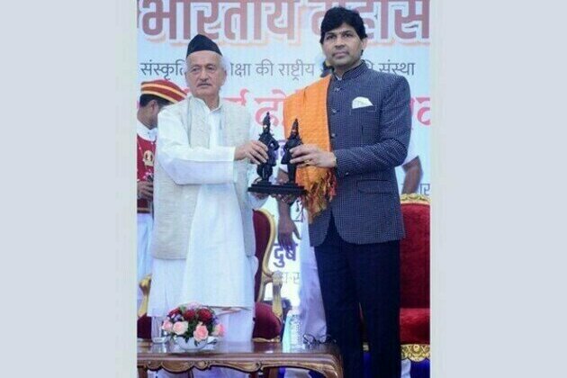 Shining Stars of Industry, Arts, and Culture Recognized with "Sahitya Ganga" Awards