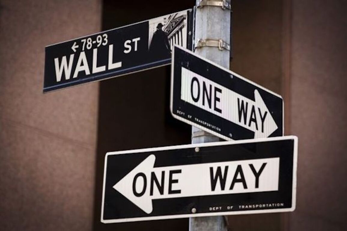 Cautious trading for U.S. stocks Tuesday, Nasdaq edges up 32 points