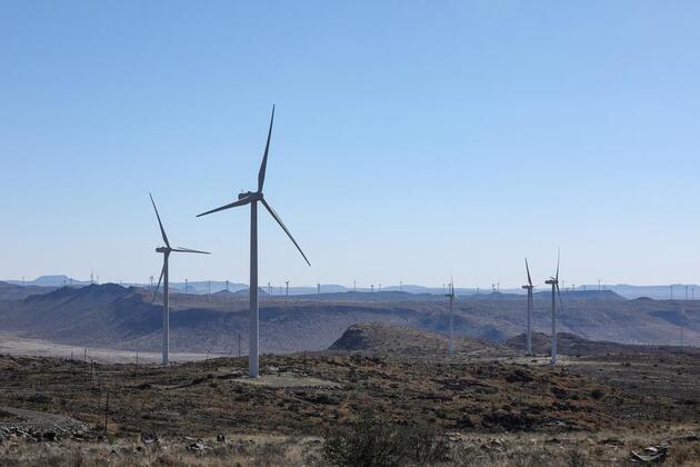 (Hello Africa) Chinese-built wind power project empowers locals, improves lives in South Africa