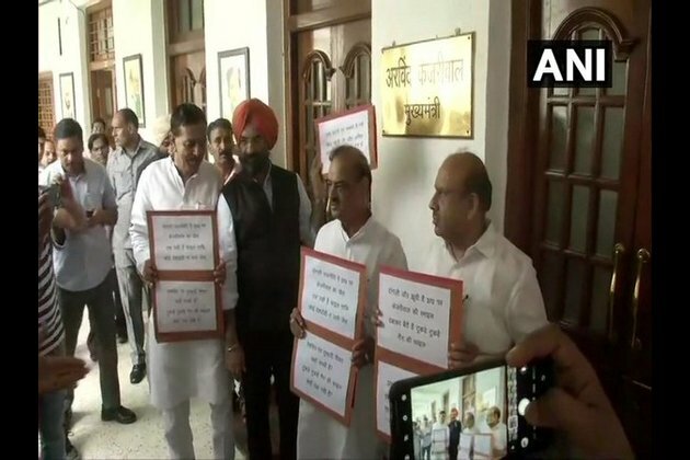 BJP-SAD MLAs protest outside Delhi CM's office
