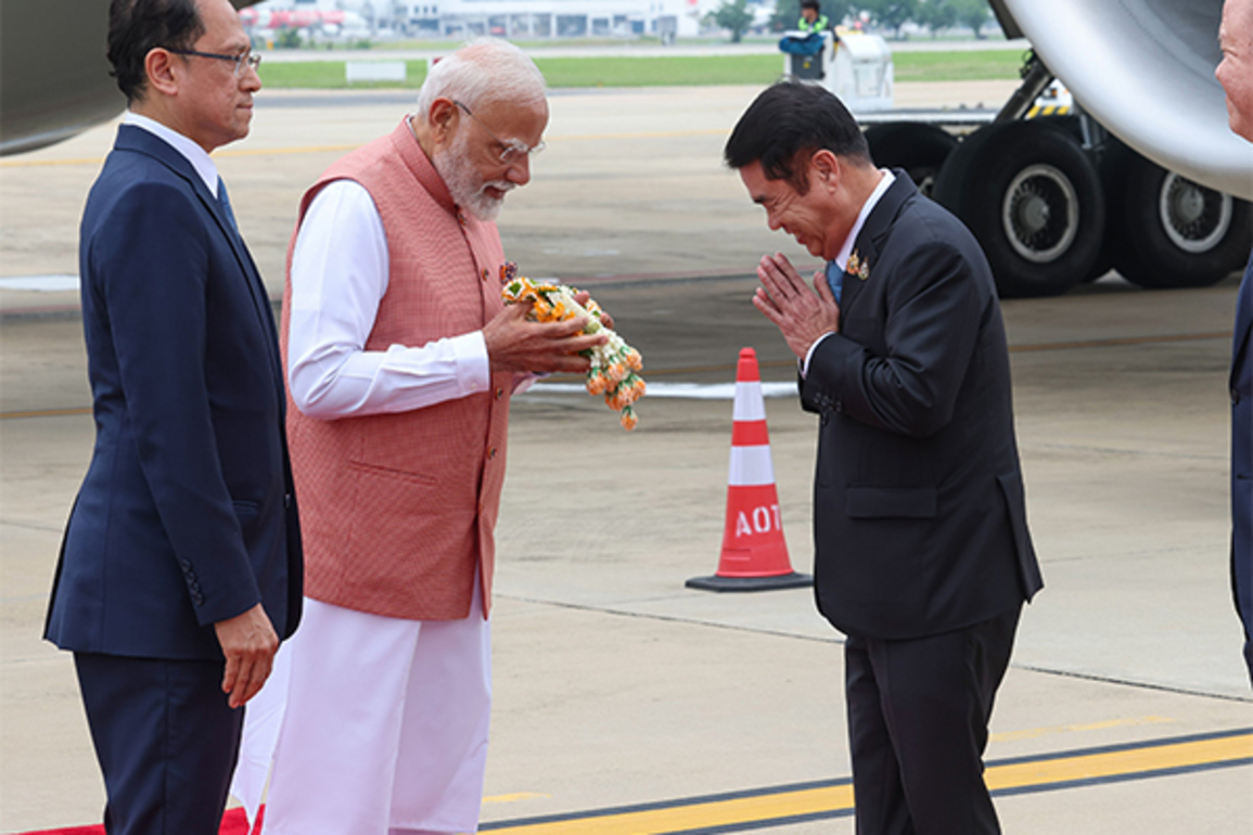 PM Modi welcomed by Thai Dy PM at airport