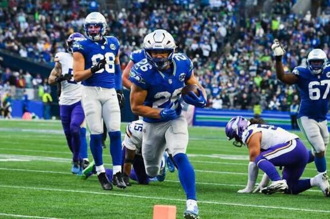Seattle's Offense Has Tough Outing, But Finishes Strong In 26-0 Win