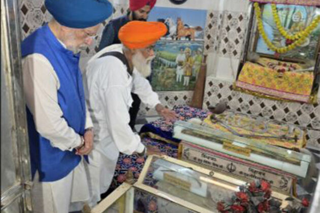 Hardeep Puri visits historic Gurdwara Bramh Kund in Ayodhya, highlights ties between Sanatan and Sikhism