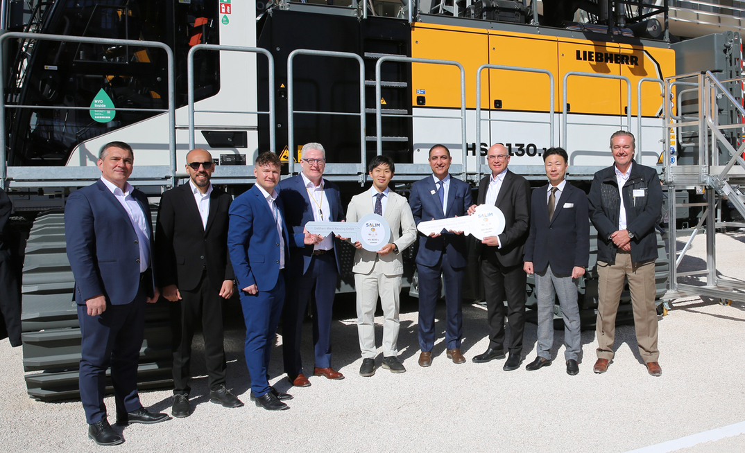 During bauma 2025, Liebherr handed over a new HS 8130.1 to Salim Equipment Rental LLC