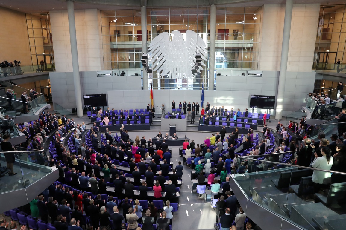(SpotNews)GERMANY-BERLIN-NEW CABINET MEMBERS-OATHS TAKING