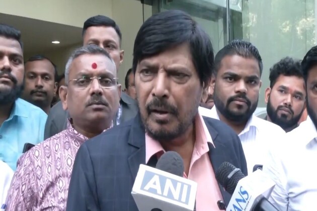 "Didn't complain when they won elections in Himachal, Karnataka": Ramdas Athawale slams Rahul Gandhi over "voter chori" allegations