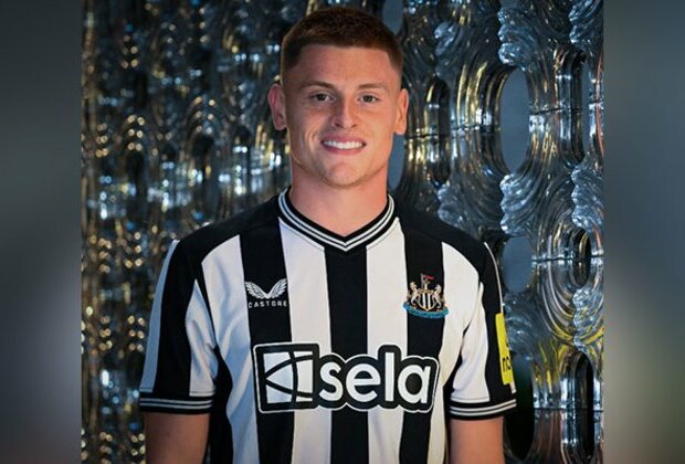 "For me, it's a massive opportunity," says Harvey Barnes after signing for Newcastle United