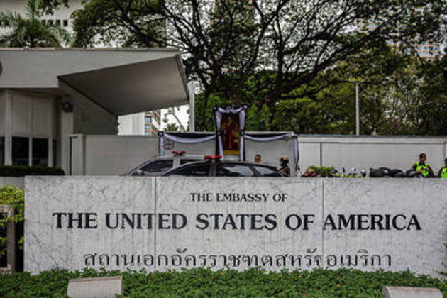 US tech giants advising foreign workers not to leave country - media