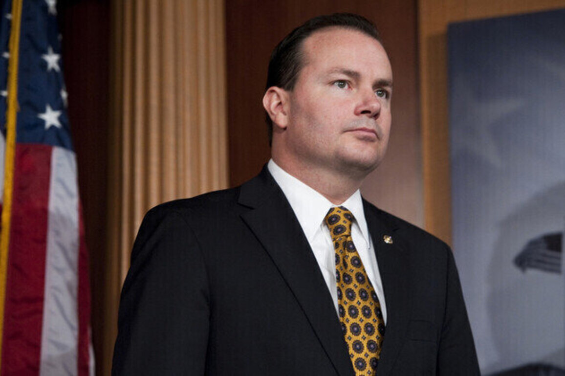 Strikes on Venezuela were cover for Maduros capture  US Senator
