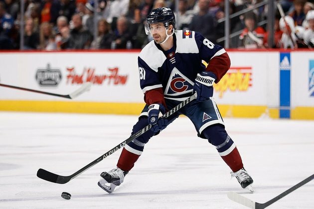 Streaking Avs ready to face desperate Penguins