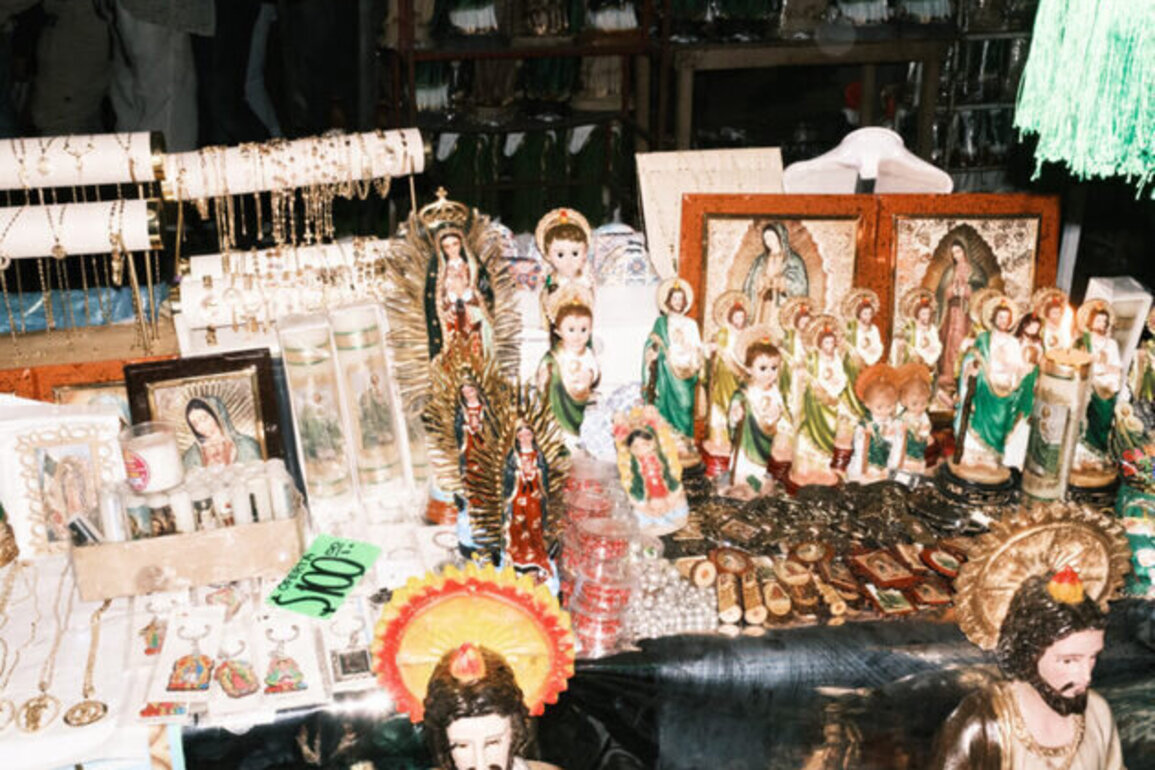 Thousands with 'lost causes' flock to honor St. Jude at Mexico City church