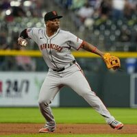 Giants prevail over Rockies amid 1st-inning ejections