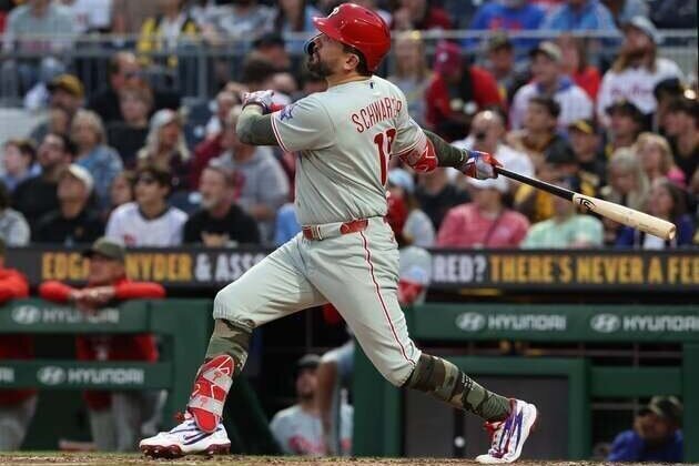 Phillies erase 6-run deficit, down Pirates in 10 innings
