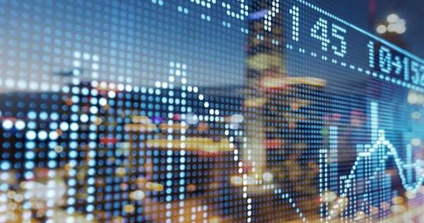 New record on Wall Street despite Dow Jones dive