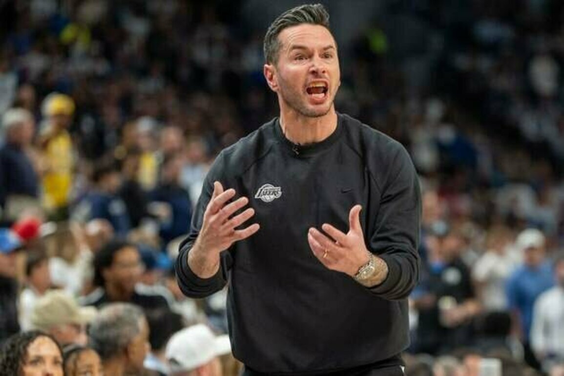 Lakers extend contract of coach JJ Redick after one season