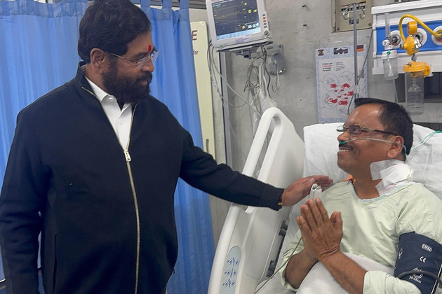 J-K: Maharshtra Dy CM Shinde meets Pahalgam terror attack victim from Raigad in Srinagar