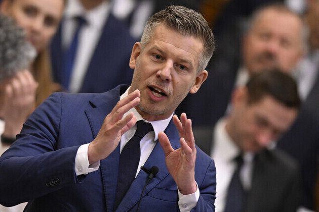 Hungary blocks EUs Ukraine fast track plan as bloc splits on Russia