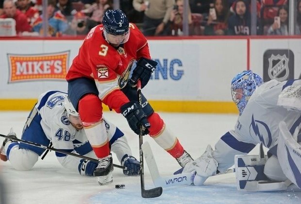 Panthers halt rival Lightning's 8-game win streak