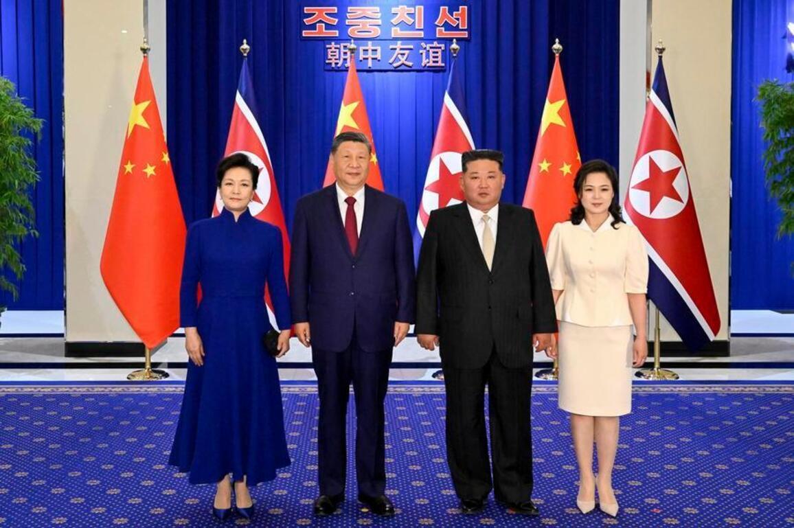 Xi's Album | Xi says China-DPRK ties stand at new historical starting point