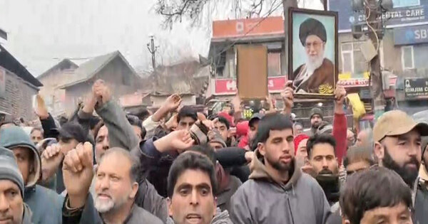 Kashmiri Shia Muslims stage demonstrations against US, Israel amid unrest in Iran