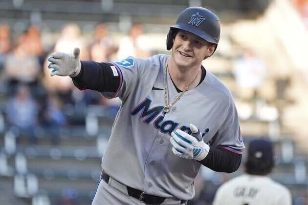 Marlins go on the offensive early, put away Twins