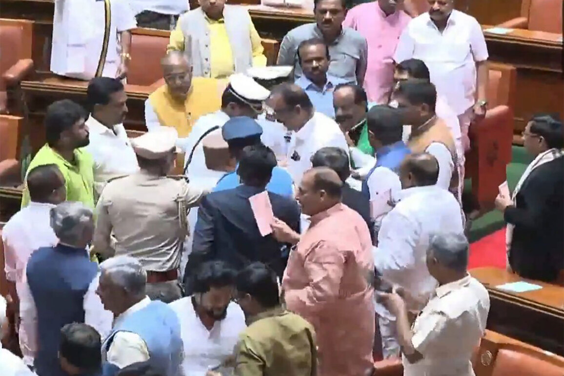 Uproar in Karnataka Assembly after Governor Gehlot walks out without completing address