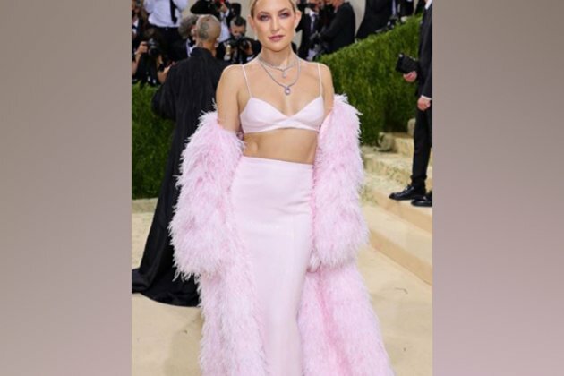 Newly-engaged Kate Hudson looks pretty in pink at Met Gala