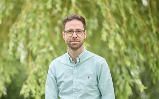 Material resilience through diversity: Learning from nature's playbook