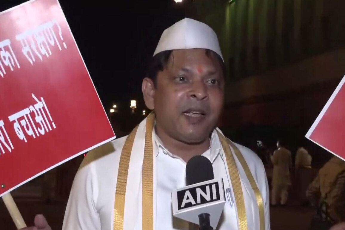"We thank our leader for feeding us tea and breakfast": Congress MP Prashant Padole praises Rahul Gandhi amid backlash over tea incident