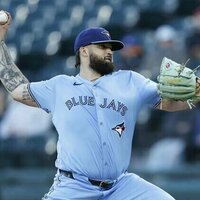 Braves claim RHP Alek Manoah off waivers from Jays