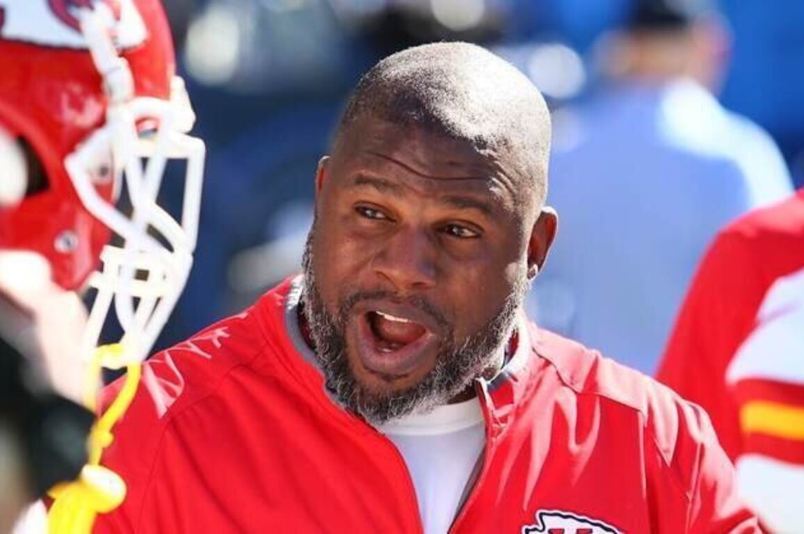 Chiefs nombran a Eric Bieniemy como Coordinador Ofensivo