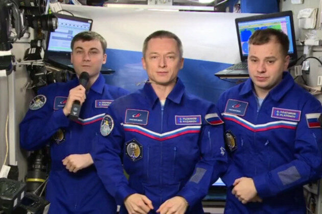 Russian cosmonauts send RT birthday wishes from space 