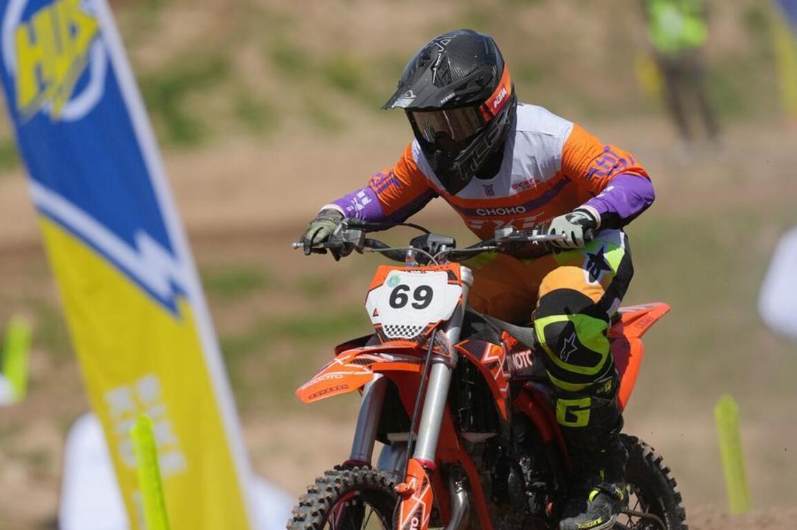 Chinese youngsters race into motocross boom